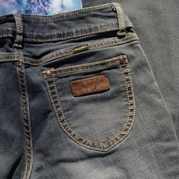 Wrangler Jeans - Picture 15 of 16